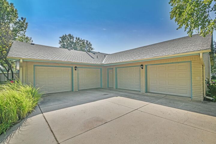 Property Photo: 2723 W Keywest St KS 67204