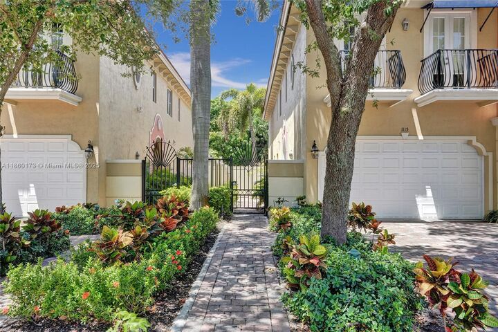 Property Photo:  1115 NE 14th Ave  FL 33304 