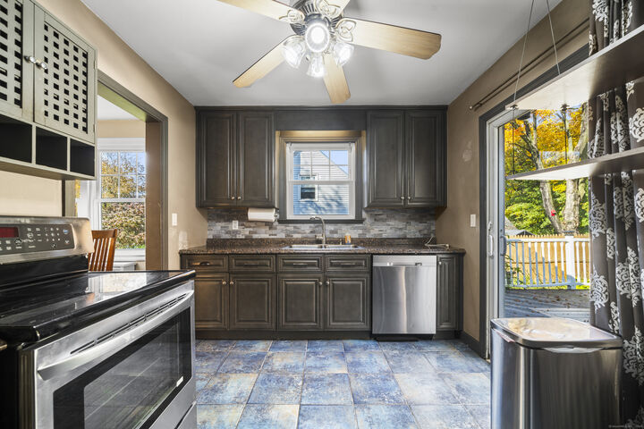 Property Photo:  33 Frew Terrace  CT 06082 