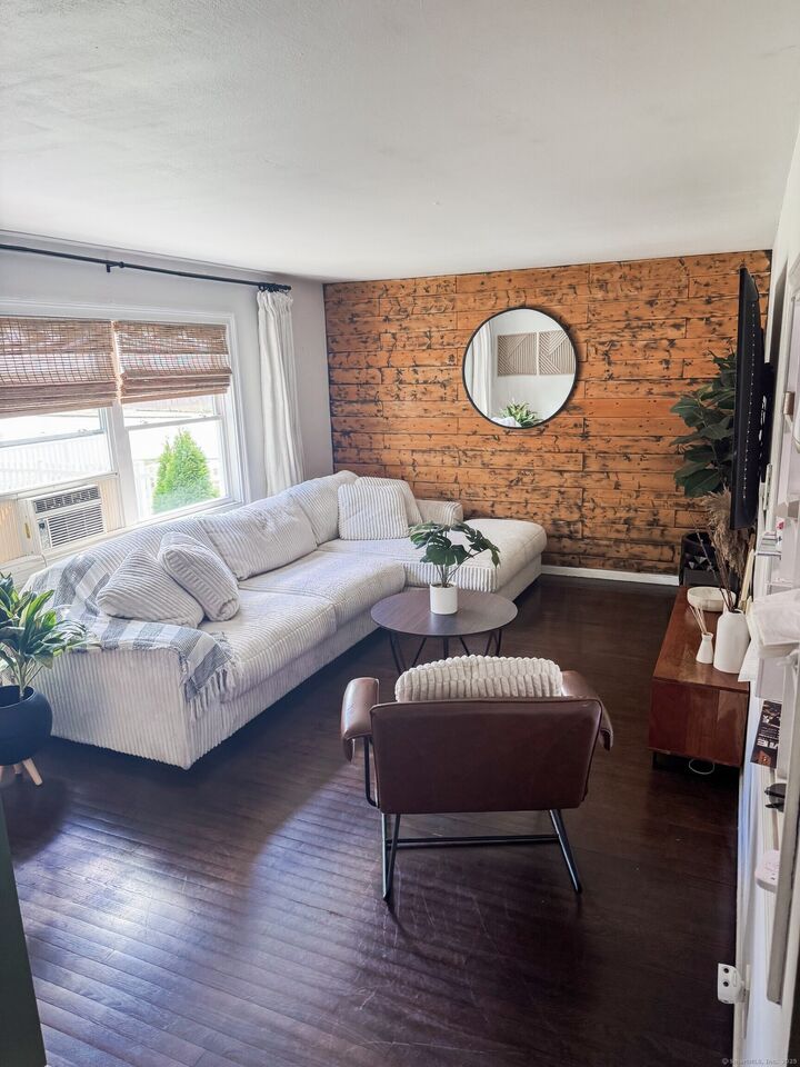 Property Photo:  227 West Spring Street  CT 06516 