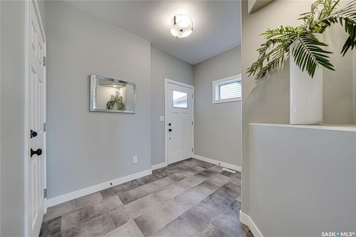 Property Photo: 483 Doran Crescent SK S7V 1W3