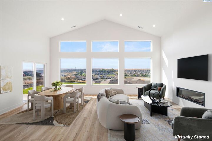 Property Photo:  6677 W 27th Ave  WA 99338 