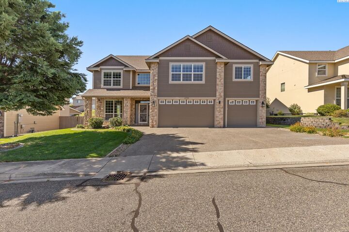 Property Photo:  2793 Sawgrass Loop  WA 99354 