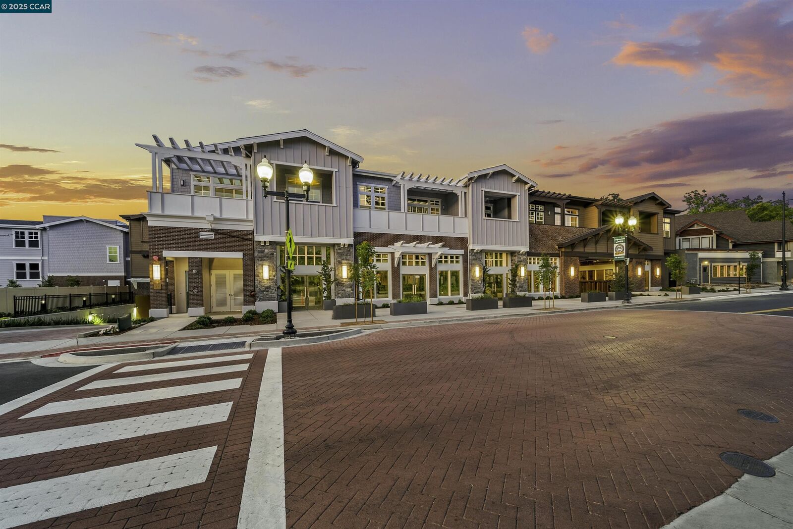 Property Photo: 600 Hartz Ave 206 CA 94526
