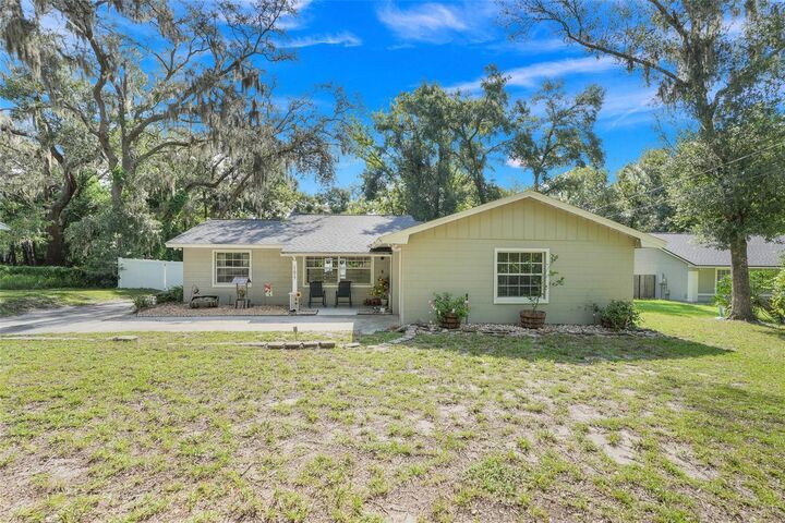Property Photo: 11817 Oswalt Road FL 34711