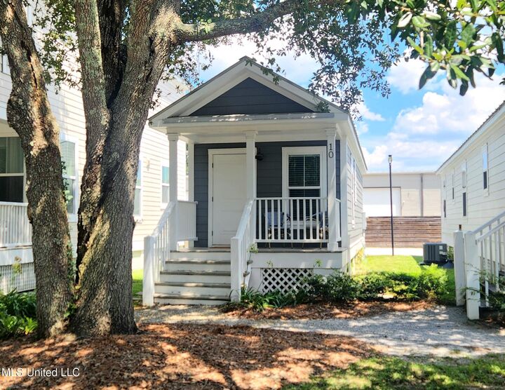 2207 Government Street  Ocean Springs MS 39564 photo
