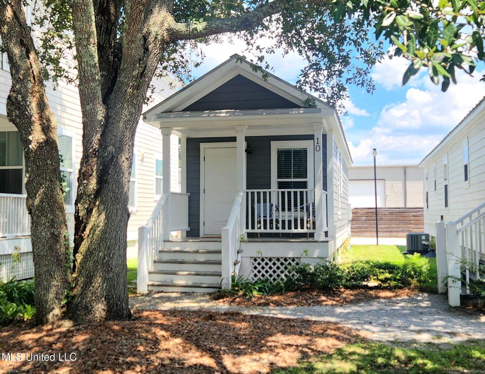 Property Photo: 2207 Government Street MS 39564