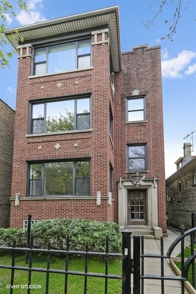 Property Photo: 1731 W North Shore Avenue IL 60626