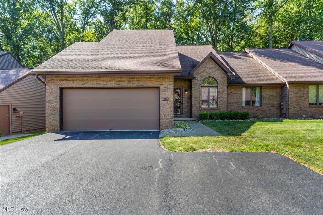 Property Photo:  4456 Willow Creek Drive SE  OH 44484 