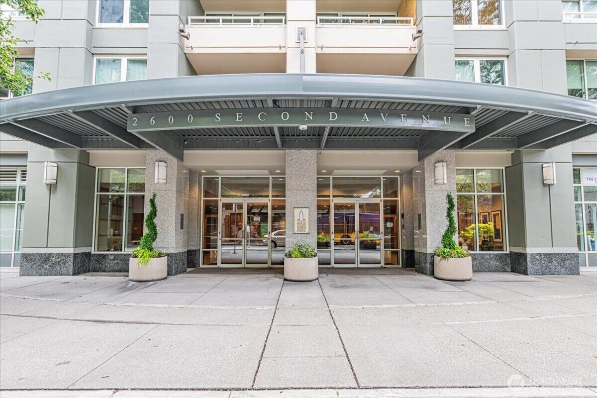 Property Photo: 2600 2nd 308 WA 98121