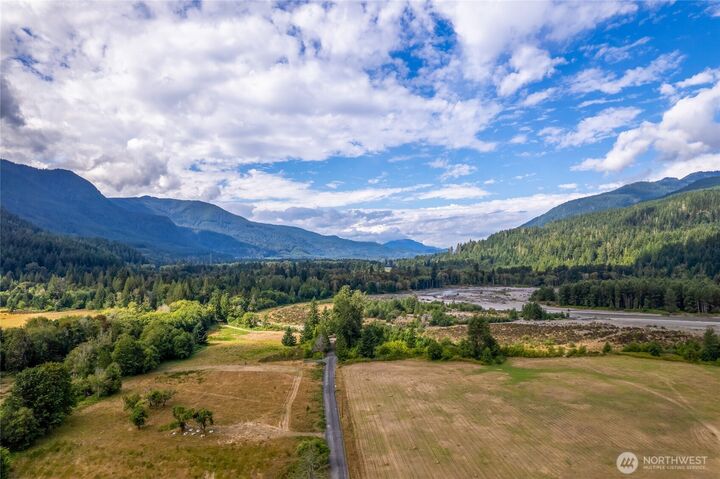 Property Photo:  208  Stover Road  WA 98377 