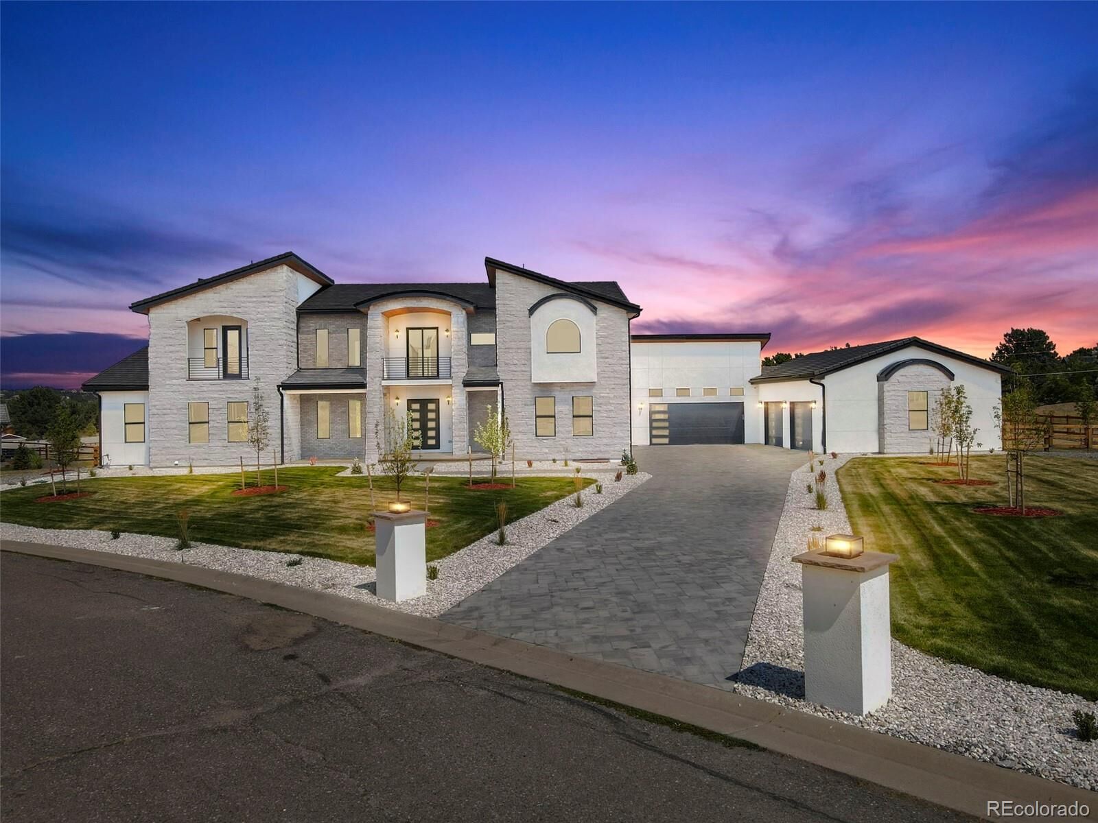 Property Photo: 6776 S Flanders Court CO 80016