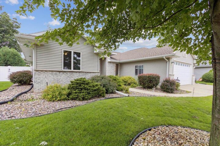 Property Photo: 4295 Huntinghorne Drive WI 53546