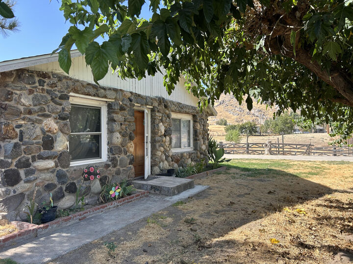 21935 Rd 252  Lindsay CA 93247 photo