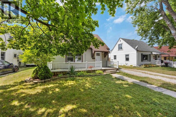 Property Photo: 618 Elm Avenue ON N7T 4H1