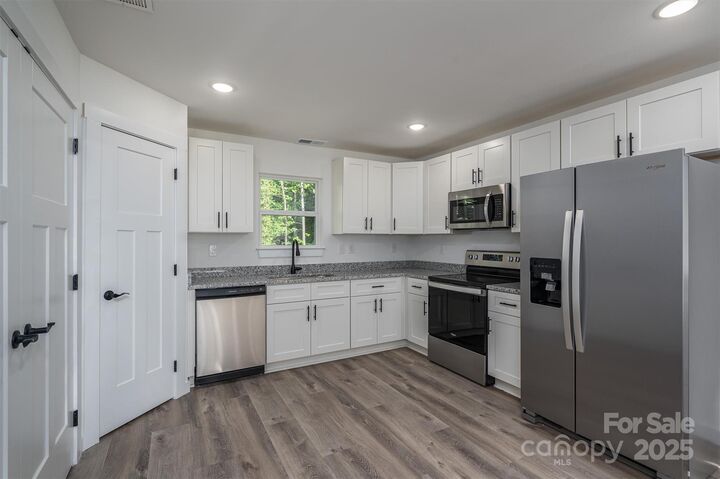 Property Photo: 405 15th Avenue SW NC 28602