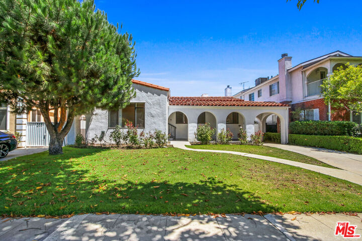 Property Photo: 352 S Wetherly Dr CA 90211