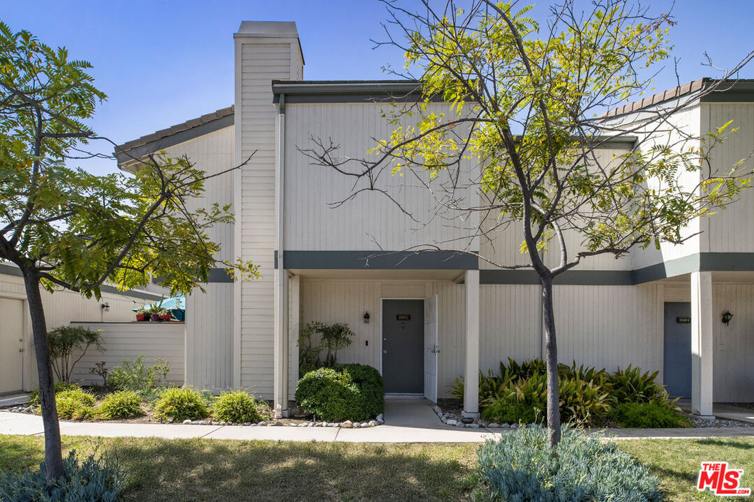 Property Photo: 10500 Sunland Blvd CA 91040