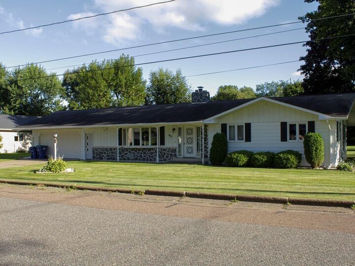 Property Photo:  416 East Beech Street  WI 54426 