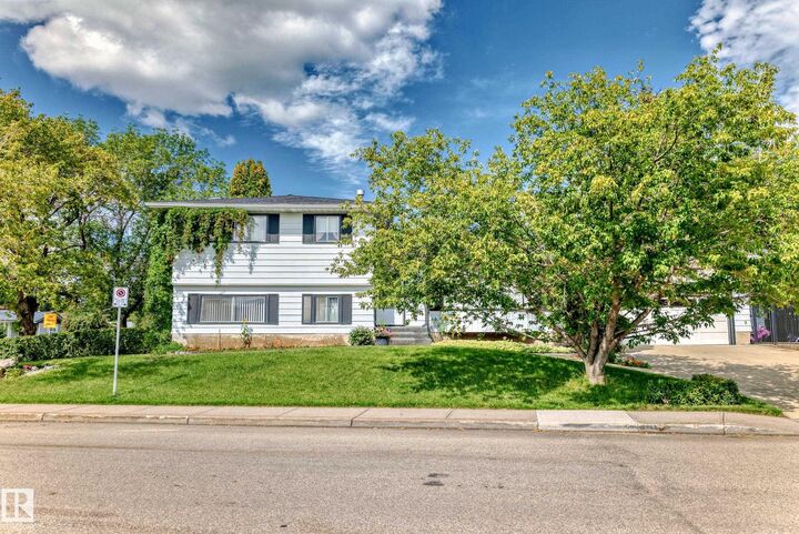 Property Photo:  1005 Strathcona Drive  AB T8A 3L5 