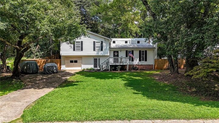 Property Photo: 103 Country Place GA 30188