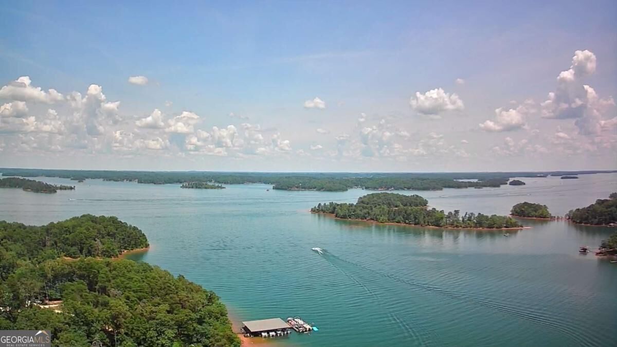 Property Photo:  99 Commodore Street  GA 30643 