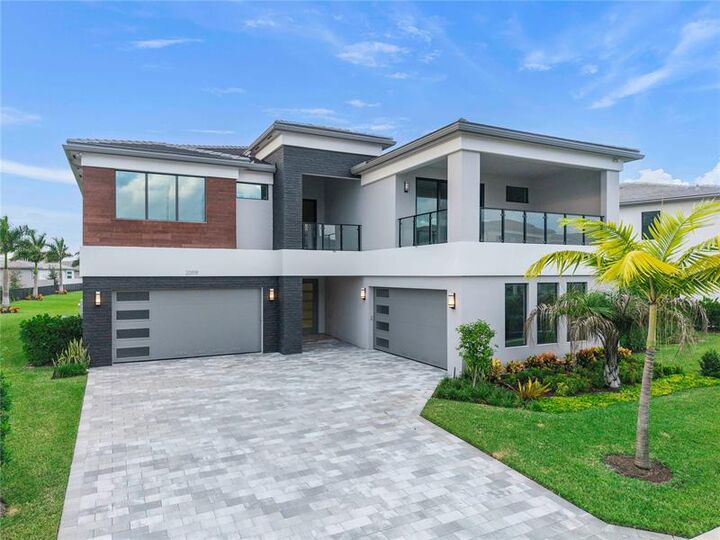 Property Photo: 20119 Pacific Dunes Dr FL 33434