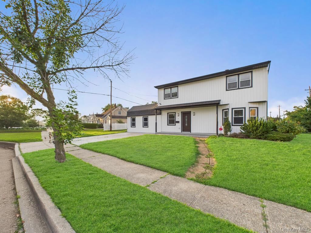 Property Photo:  49 Griddle Lane  NY 11756 