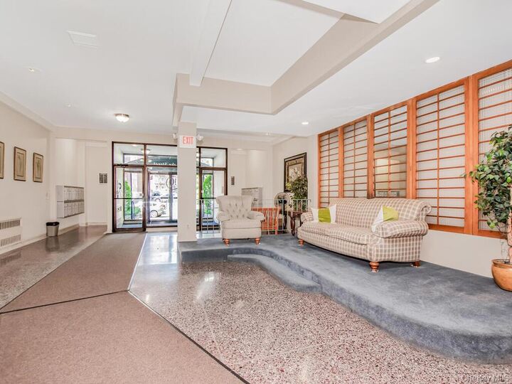 Property Photo:  10 Lake Street 2F  NY 10603 