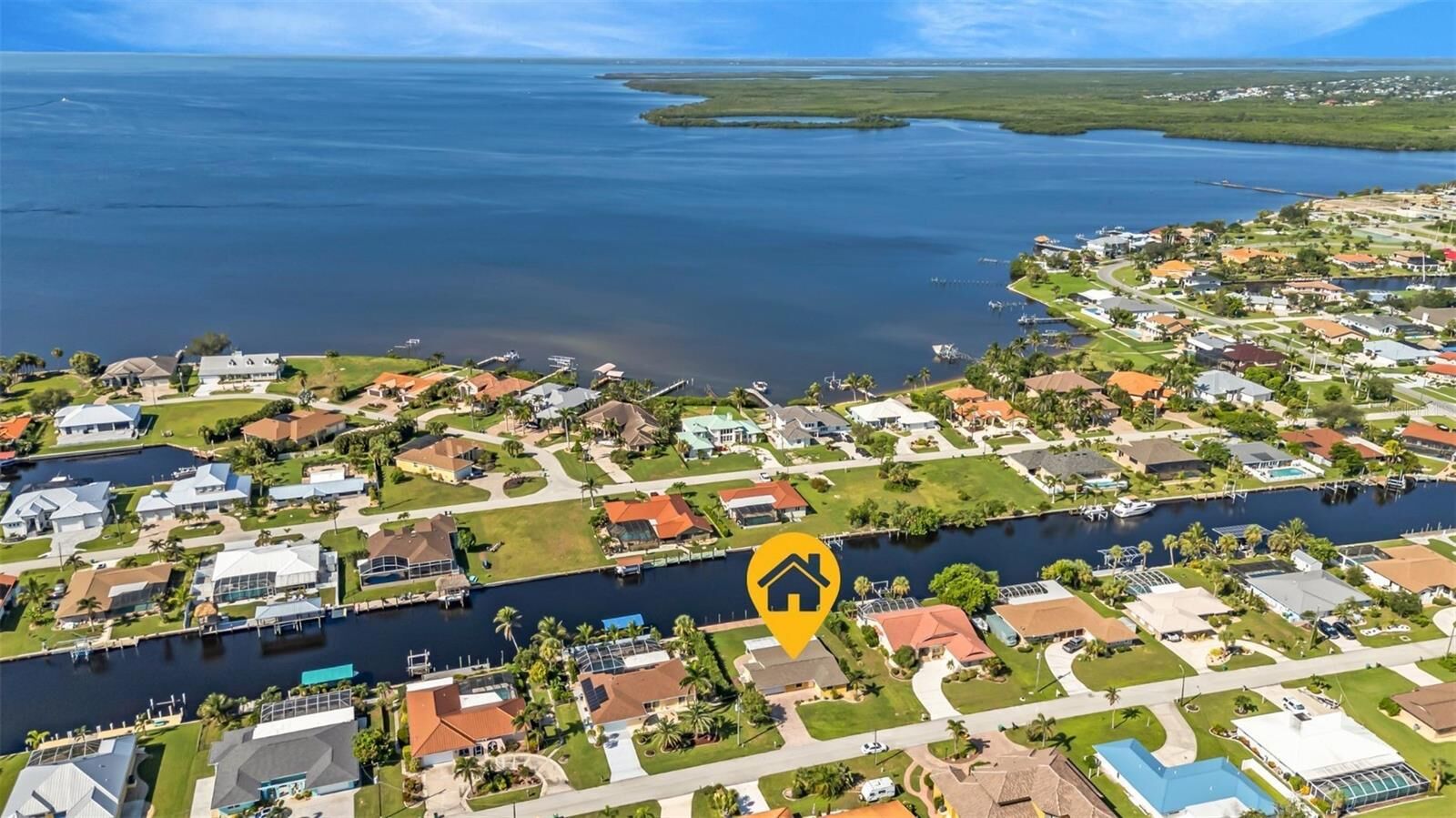 Property Photo: 115 Sinclair SE FL 33952
