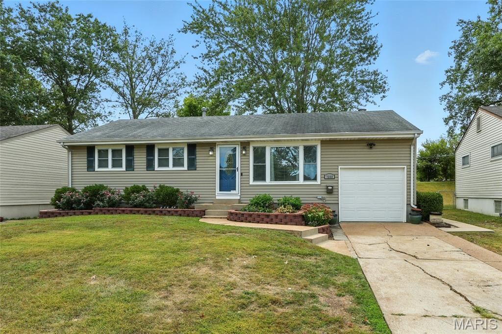Property Photo: 7222 Cheshire Lane MO 63123