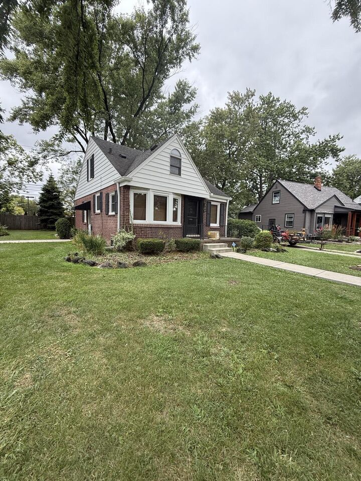 Property Photo: 1625 W Farnum Avenue MI 48067