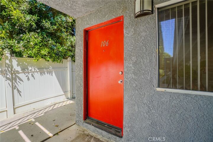 Property Photo: 4546 Murietta Avenue 106 CA 91423