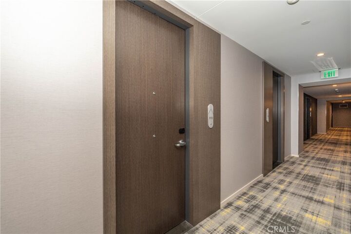 Property Photo:  877 Francisco Street 819  CA 90017 