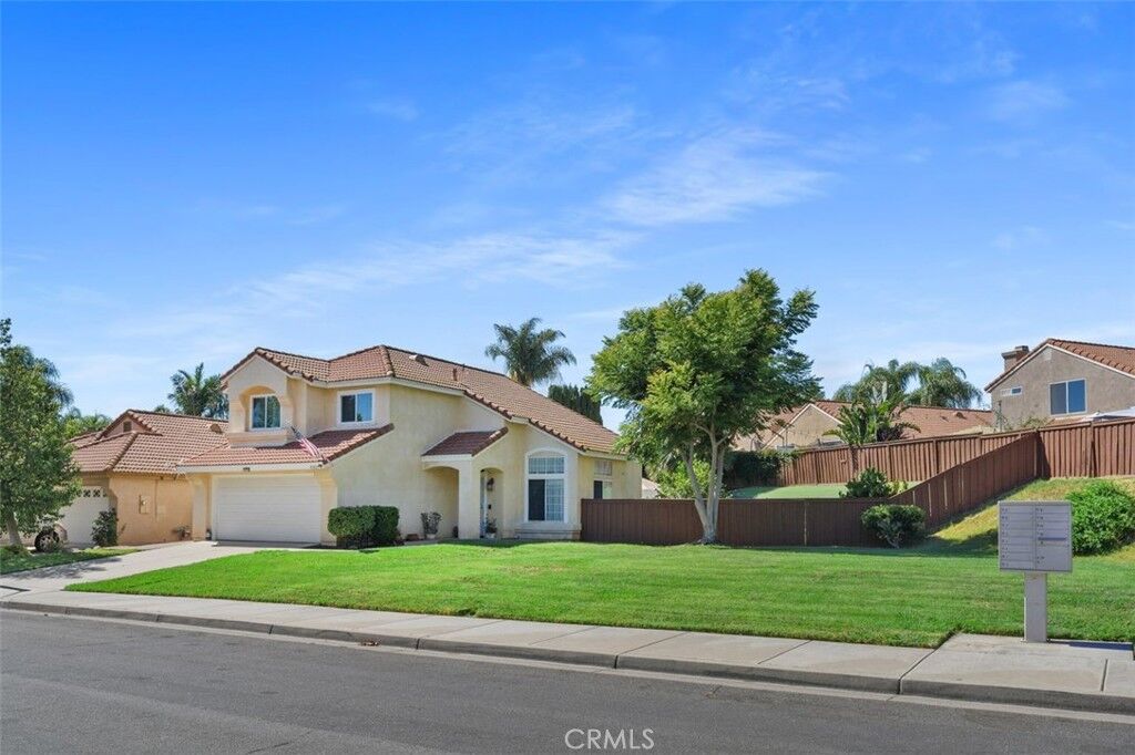 Property Photo:  43025 Corte Salamanca  CA 92592 