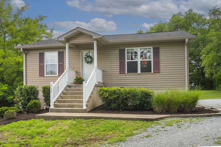 Property Photo: 112 River Rd TN 37075