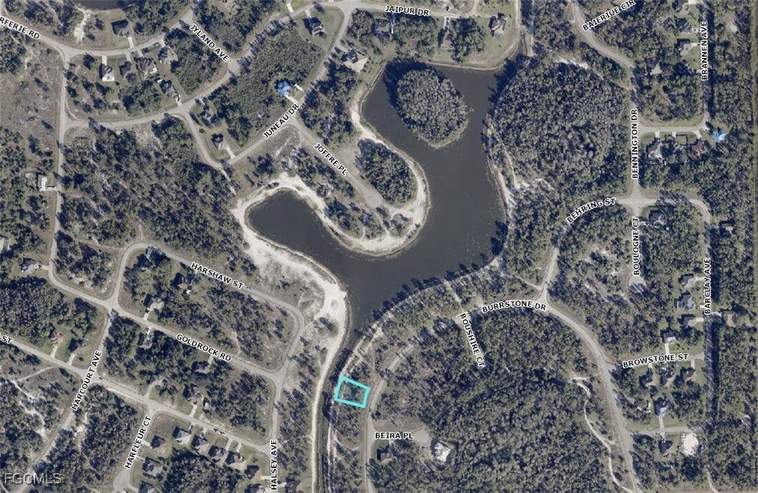 Property Photo:  457 Burrstone Drive  FL 33974 