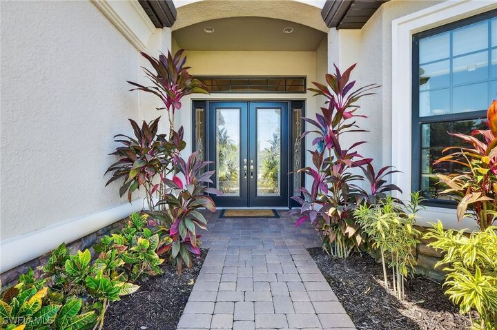 Property Photo:  9512 Livorno Court  FL 34119 