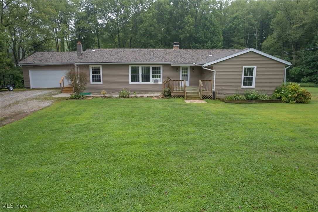 Property Photo:  5372 Mennonite Road  OH 44255 