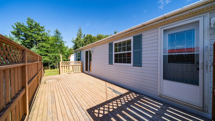 Property Photo:  47 Bumpy Lane  NS B3E 1B8 
