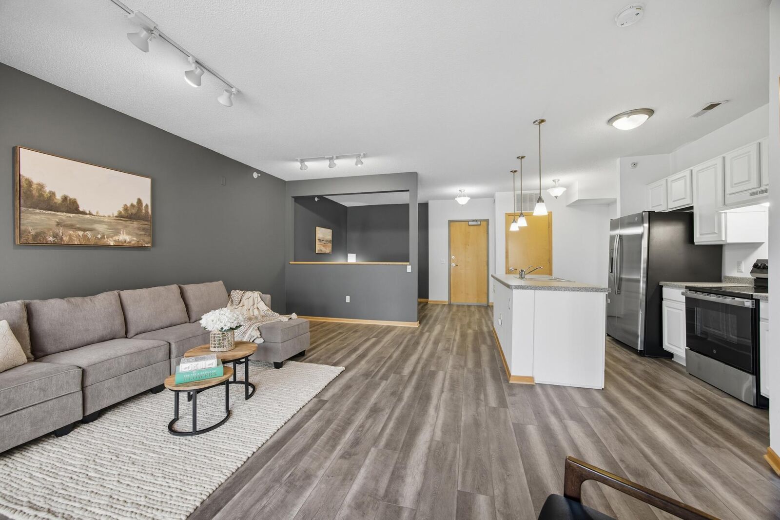 Property Photo:  750 Mainstreet 210  MN 55343 