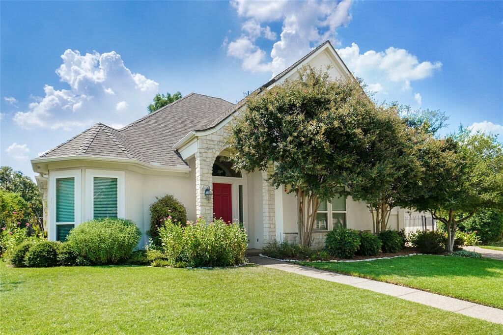 Property Photo: 4108 Coachman Lane TX 76034