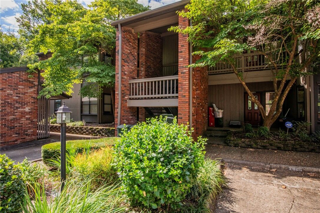 Property Photo:  2807 E Joyce Boulevard Building 4 Unit 26  AR 72703 