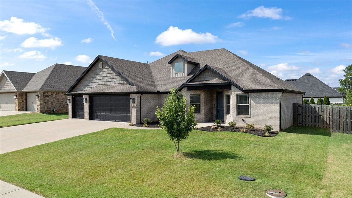 Property Photo:  1111 Spring Hollow Road  AR 72713 