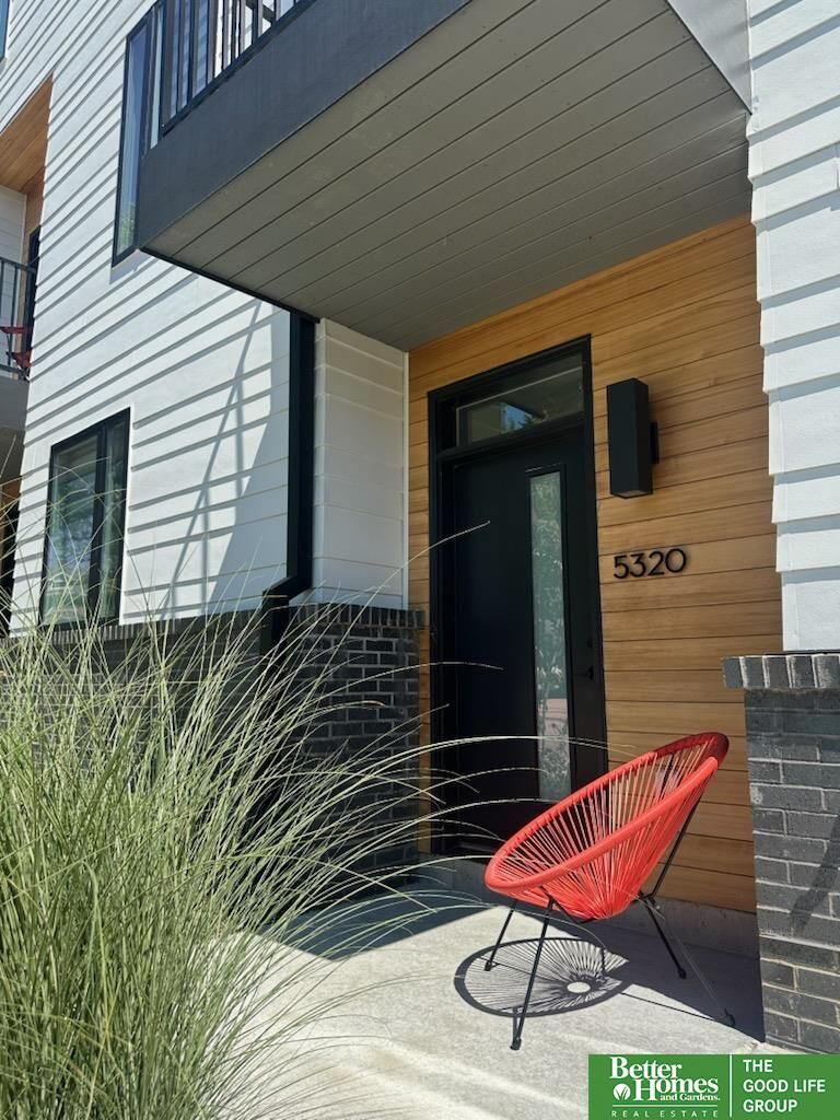 Property Photo:  5320 Elmwood Plaza  NE 68106 