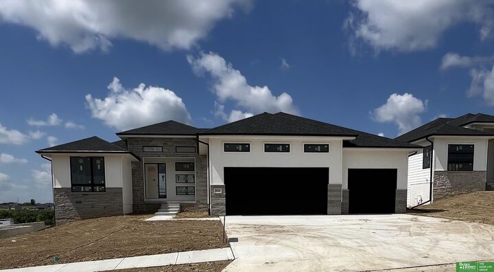 Property Photo:  5610 N 198th Street  NE 68022 