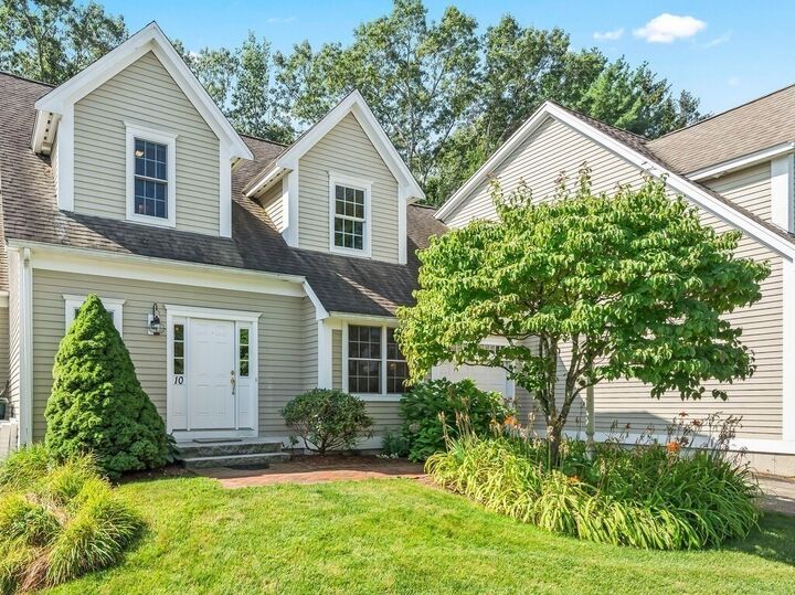 Property Photo:  725 Boston Post Rd 10  MA 01776 