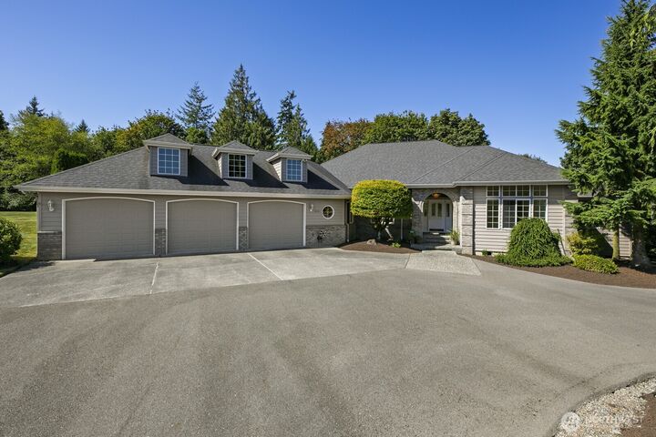 Property Photo: 6526 76th Drive SE WA 98290