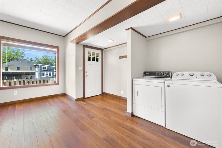 Property Photo:  1121  Franklin Street  WA 98225 