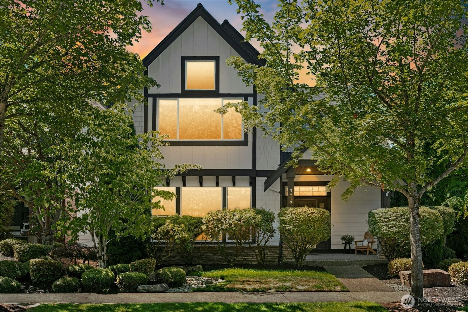 Property Photo: 3419 NE Meadow Way WA 98029